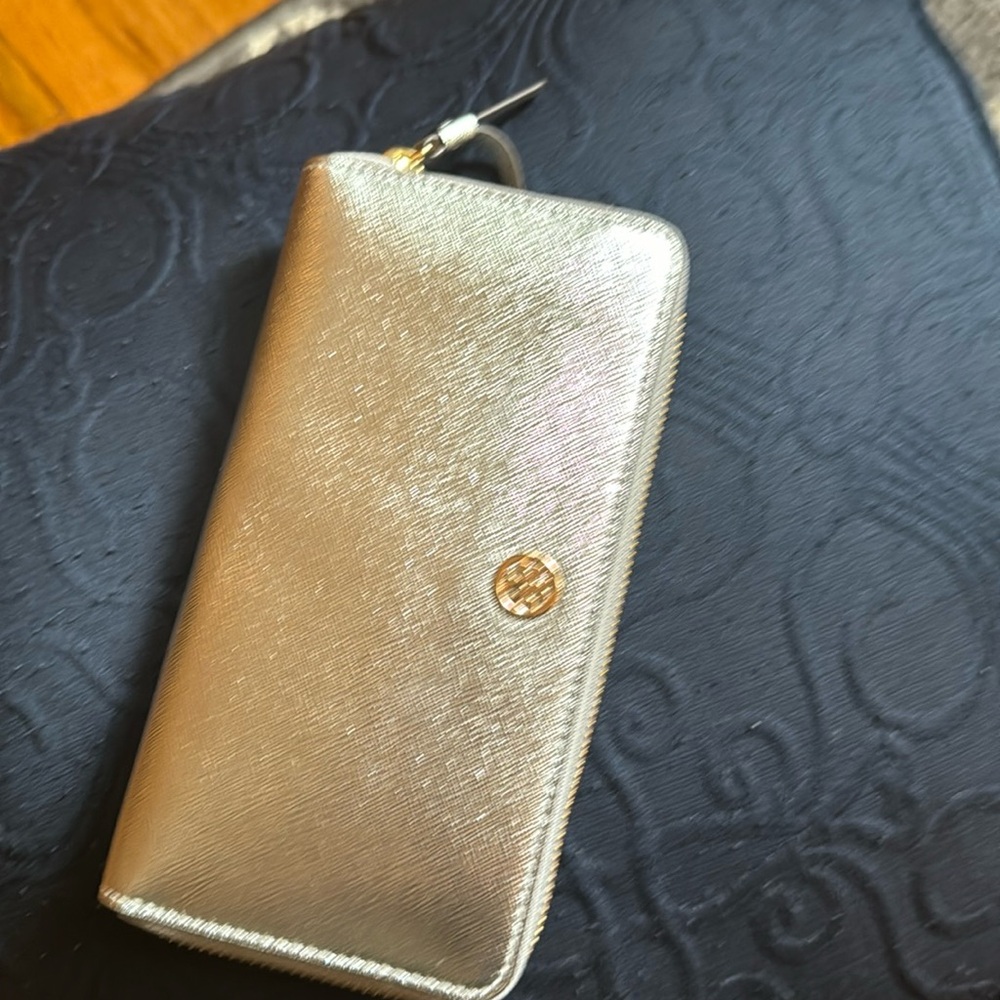 Tory Burch wallet